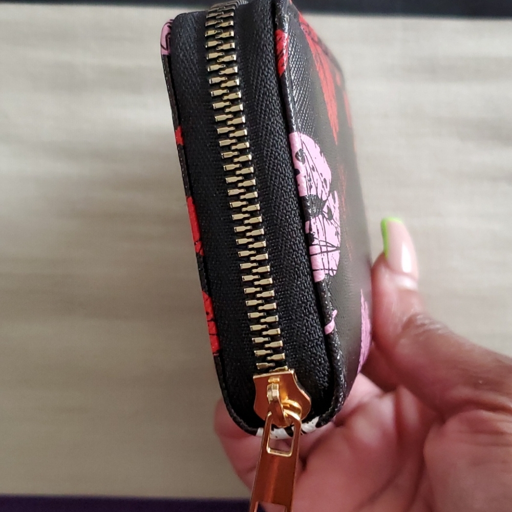 Zip Wallet - Picture 2 of 3